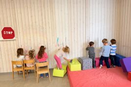 Bunte Striche, grosse Freude: Malspass in der Spielgruppe